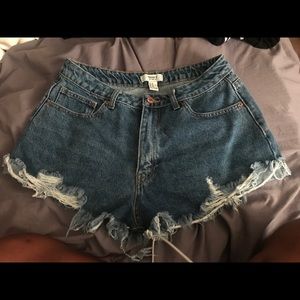 Forever 21 summer-fashion Jean shorts :)